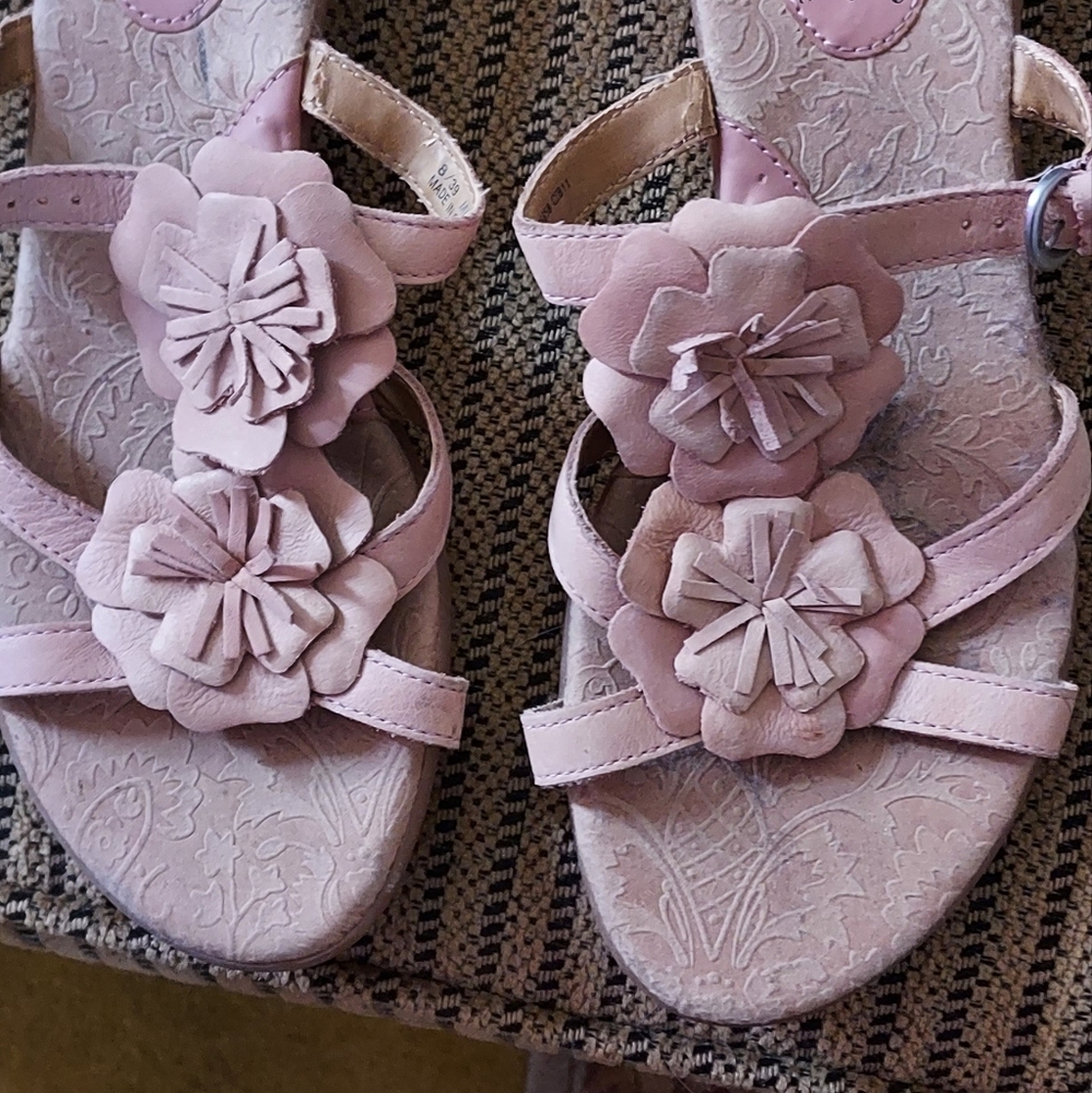 Boc suede summer sandal